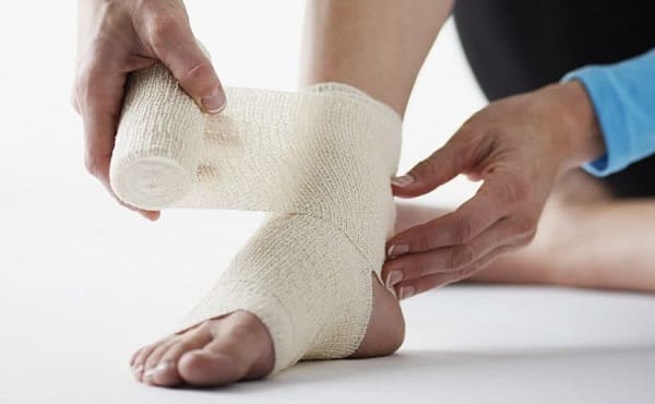 علاج التواء مشط القدم وأسبابه وأعراض الإصابه به