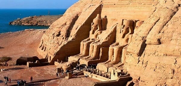 بحث عن الحضارة المصرية القديمة والمعالم الأثرية الموجودة بها