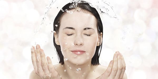 تفسير حلم غسل الوجه بالماء والصابون