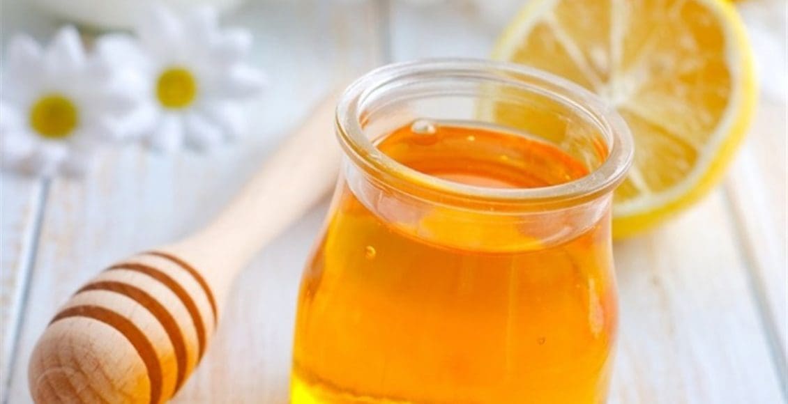 ماسك العسل والليمون لتفتيح البشرة