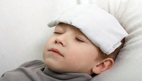 أسباب حرارة الرأس عند الأطفال