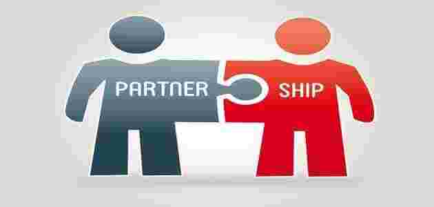 نموذج عقد شراكة بين شخصين (طرفين) أو ثلاثة أطراف في شركة أو محل تجاري