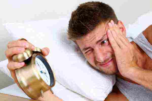 أعراض ومخاطر عدم النوم