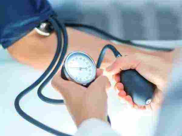 ما سبب ارتفاع ضغط الدم