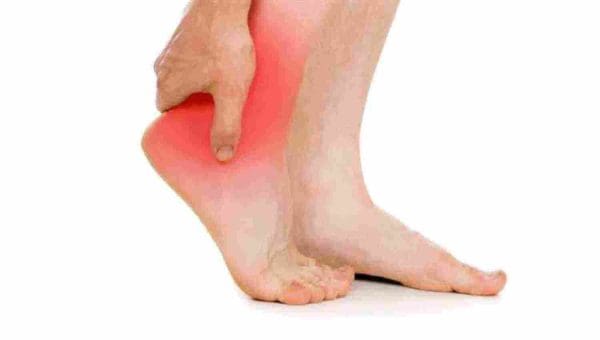 طرق علاج ألم إصبع القدم الكبير بالأعشاب زيادة