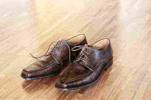 تفسير حلم هدية الحذاء لإبن شاهين