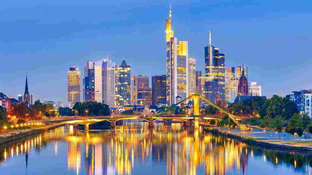 مدينة المانية تعد العاصمة الاقتصادية لها