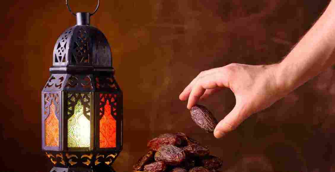 حكم من أفطر في رمضان بدون عذر