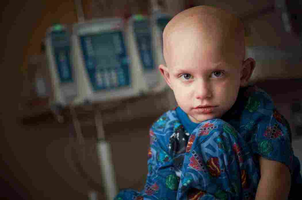 أعراض السرطان عند الأطفال وأسباب الإصابة به وكيفية علاجه ...