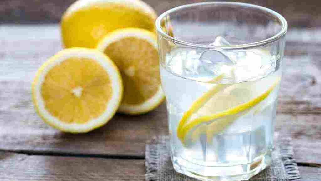 فوائد شرب الماء مع الليمون