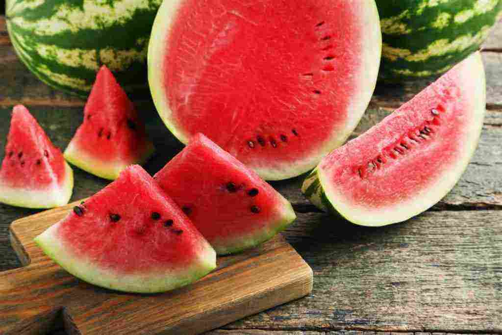 هل البطيخ يزيد الوزن وعلاقة البطيخ وفقدان الوزن وفوائد أكله طازج زيادة