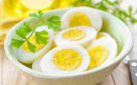 هل البيض يزيد الوزن