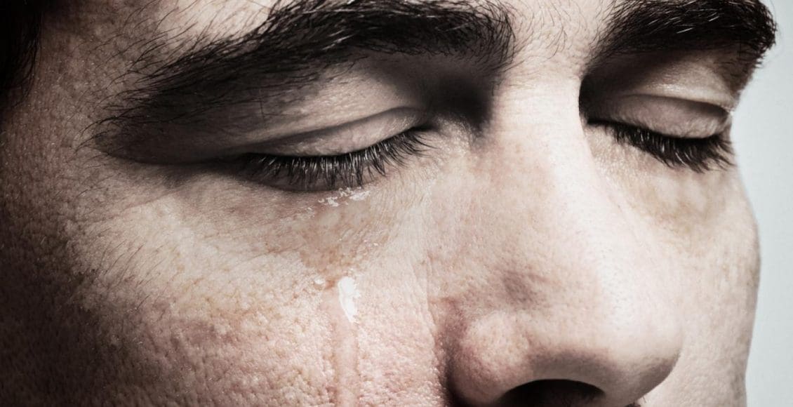 البكاء بدون سبب في علم النفس