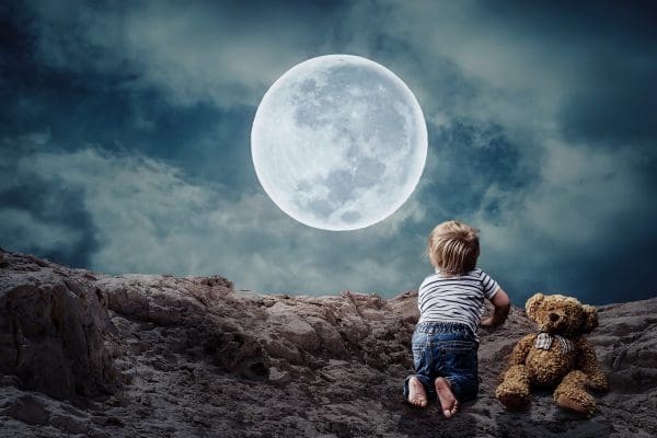 قصة خيالية عن القمر
