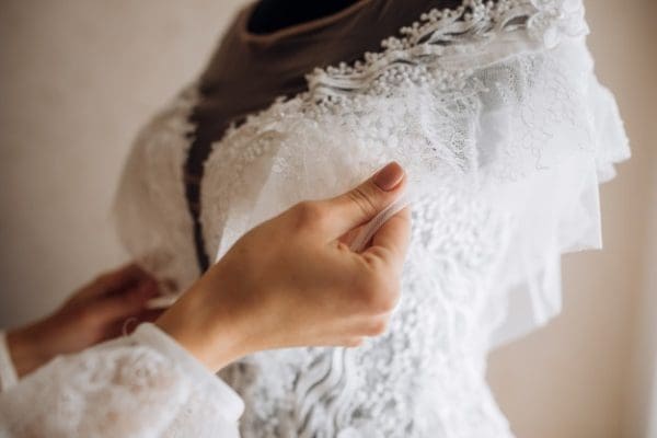 تفسير حلم لبس فستان الزفاف للبنت العزباء