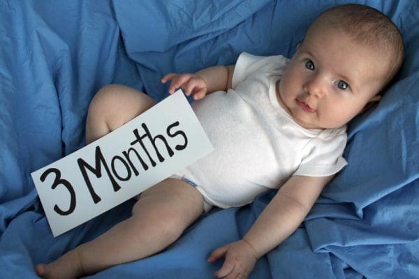 كم المفروض يكون وزن الطفل في الشهر الثالث