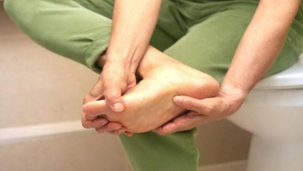 علاج فطريات القدم بالكركم