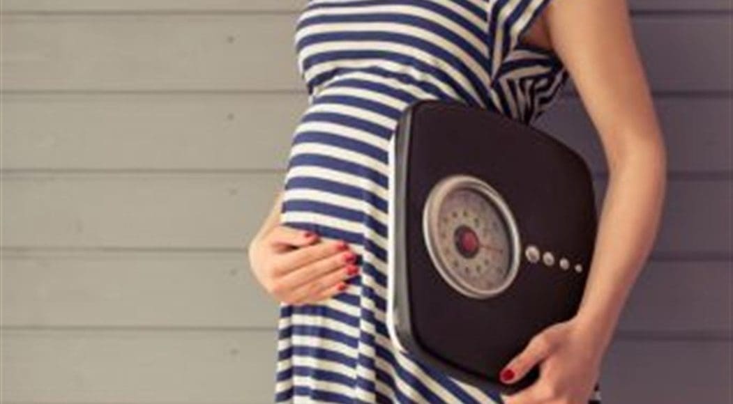 زيادة الوزن في الحمل وجنس الجنين وأخطاء تفعلها الأم تؤثر على الجنين
