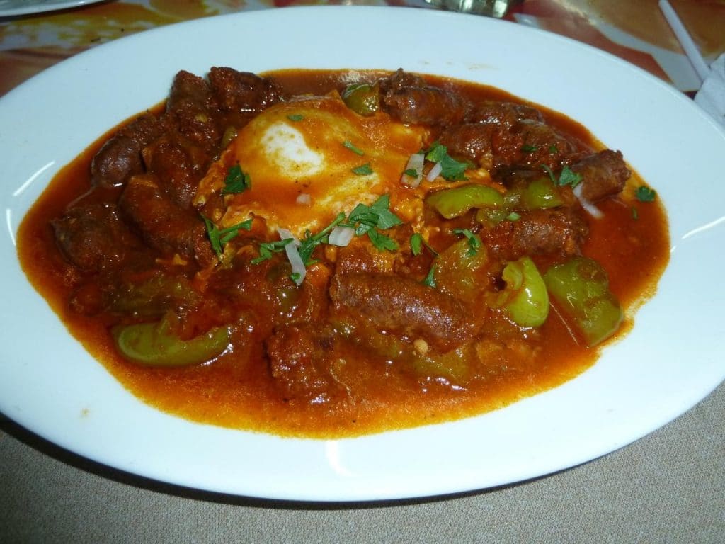 أكلات تونسية سريعة وسهلة التسطيرة والعجة بالمرقاز والطاجين بالدجاج