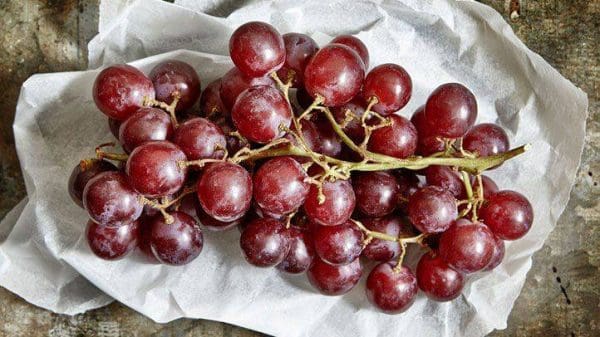 هل العنب يخفض ضغط الدم؟