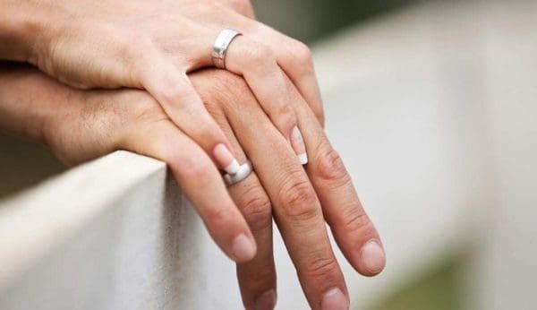 تفسير حلم طلب اليد للزواج للعزباء والمتزوجة والحامل زيادة