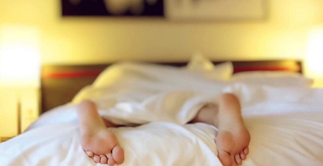 أسباب تنميل الجسم أثناء النوم