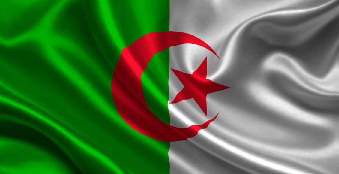 كم مساحة الجزائر