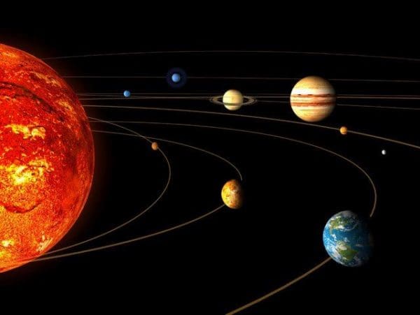 الشمس هي أكبر نجم في المجموعة الشمسية