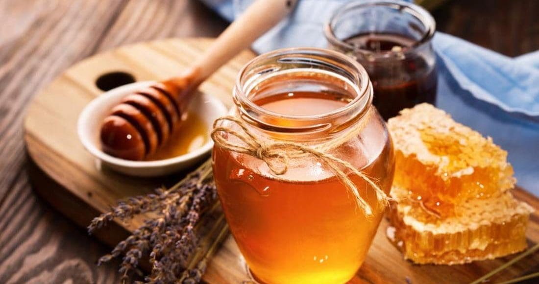 فوائد الجوز مع العسل