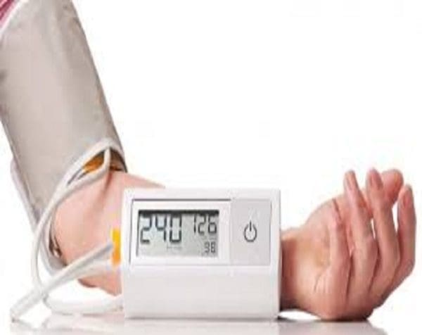 اسباب ارتفاع ضغط الدم عند الشباب وعلاجه