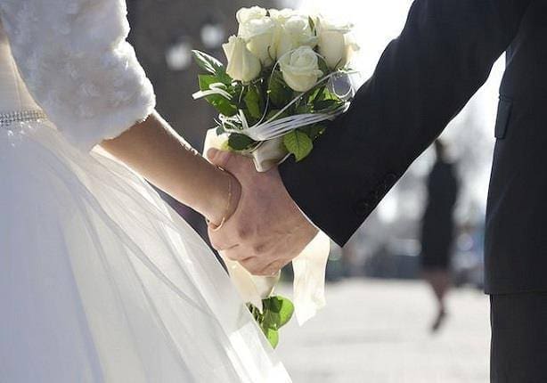 زواج المرأة من رجل أصغر منها سنًا أمر صائب أم خاطئ؟!