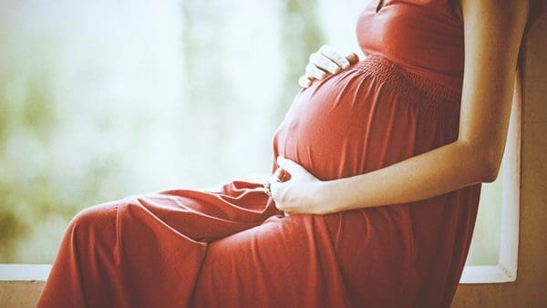 هل يحدث حمل في الأربعين بعد الولادة وقبل نزول الدورة