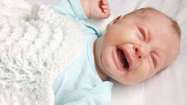ما هو علاج الحزق عند الأطفال حديثي الولادة