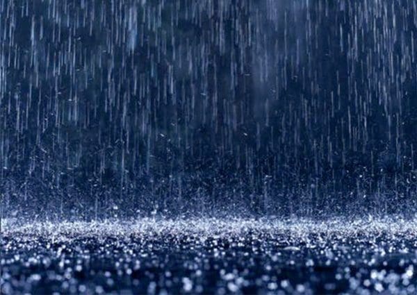 تفسير هطول المطر بغزارة في المنام للعزباء