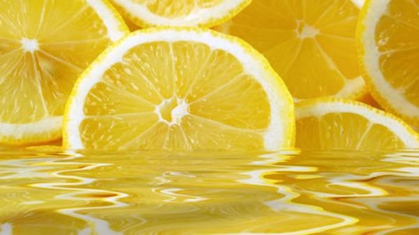 علاج القشرة بالخل الأبيض والليمون