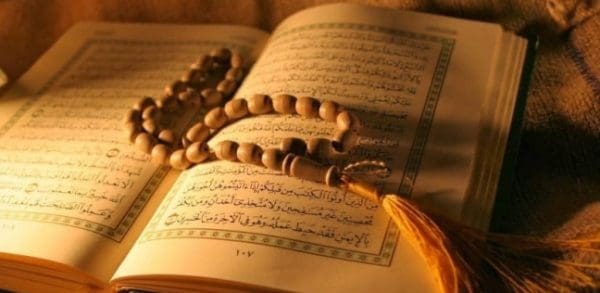 حكم قراءة القرآن للميت