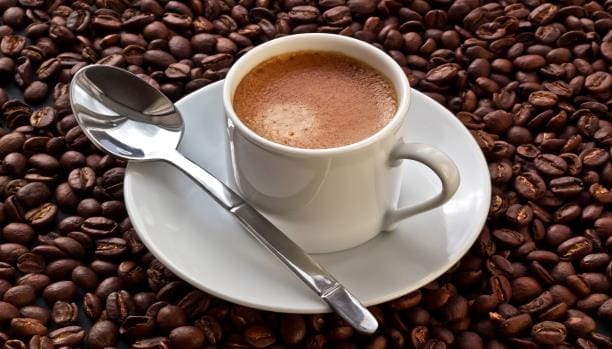 هل شرب القهوة بعد الأكل يزيد الوزن وأهم النصائح حولها