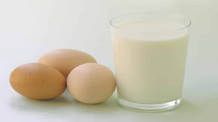 فوائد البيض مع الحليب والعسل