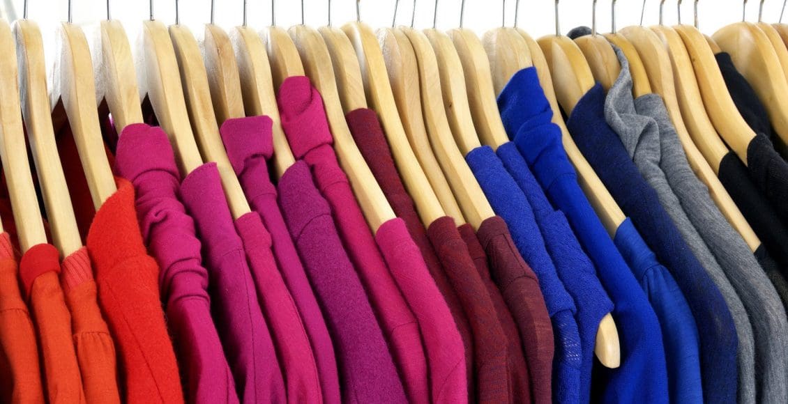 لون الملابس المناسب للبشرة القمحية للرجال والنساء