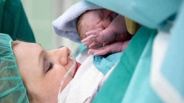 ما هي مخاطر بعد الولادة؟