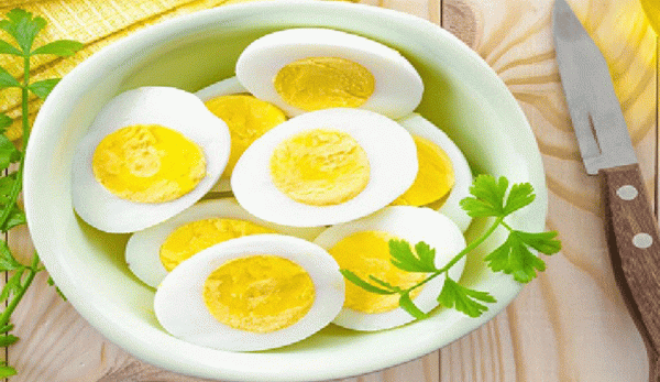ماذا يحدث للجسم عند تناول البيض يوميا ؟