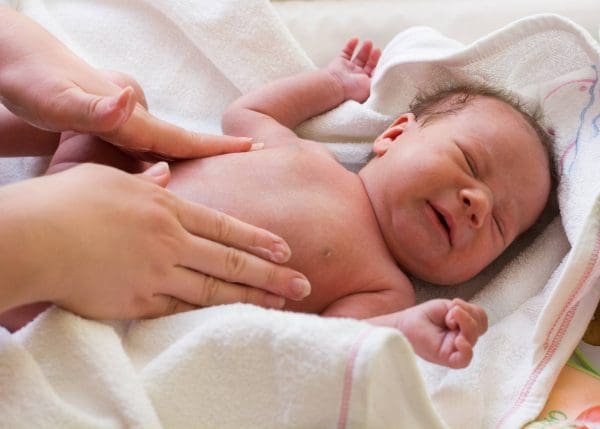 متى تظهر اعراض حساسية الحليب عند الرضع