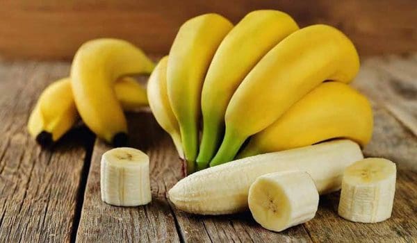 فوائد وأضرار الموز قبل النوم كاملة