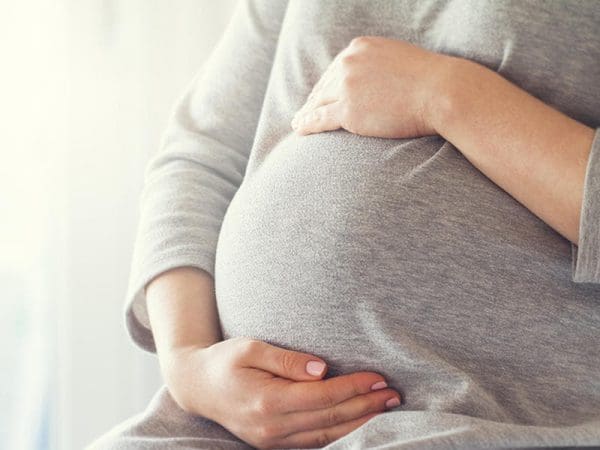 ما هي الحالات التي يمنع فيها الصيام للحامل؟