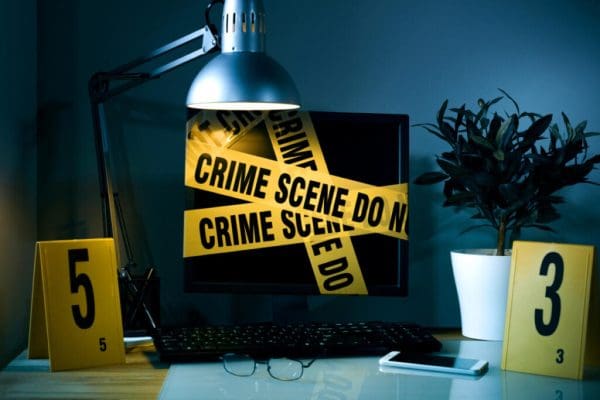 طريقة الإبلاغ عن جرائم الإنترنت من المنزل