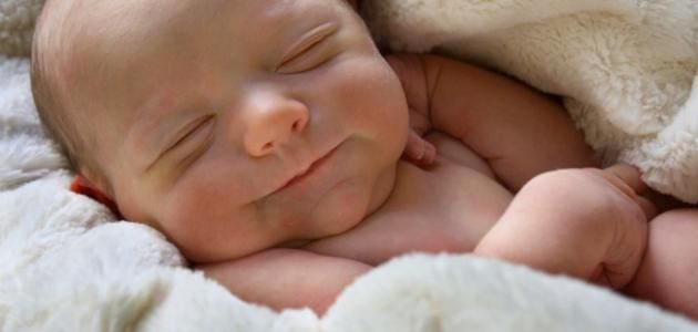 الأعراض الطبيعية للطفل حديث الولادة