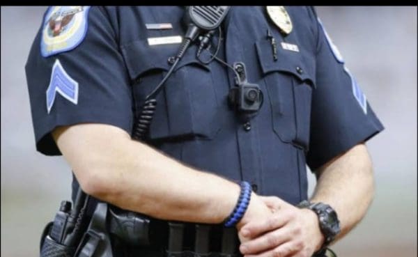 تفسير حلم لبس بدلة ضابط شرطة