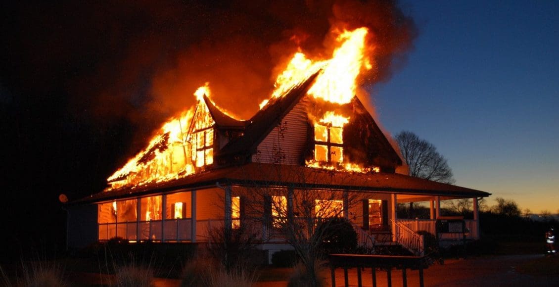 تفسير حلم الحريق في بيت الأقارب