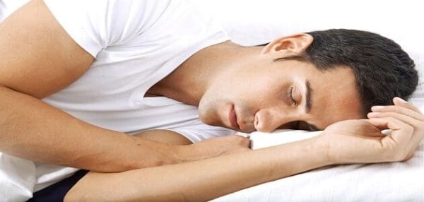 أسباب التعرق أثناء النوم للرجال
