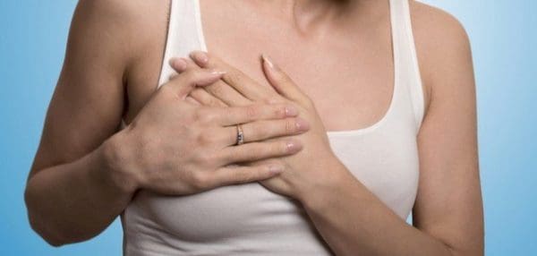 أسباب ألم الثدي الأيمن عند البنات